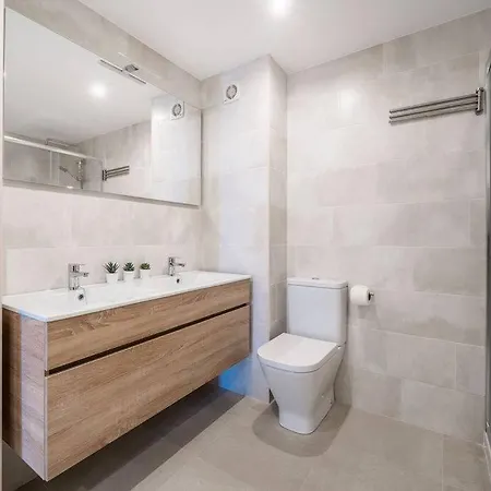 Stunning Gem With And Sea Views Апартаменты *