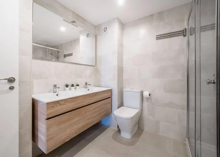 Stunning Gem With And Sea Views Apartment *