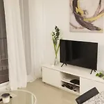 Stunning Gem With And Sea Views Apartmán
