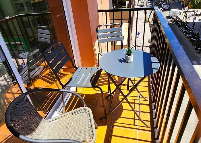 Stunning Gem With And Sea Views Appartement *